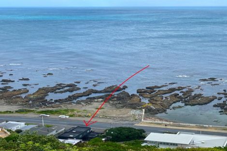 Photo of property in 394 The Esplanade, Island Bay, Wellington, 6023