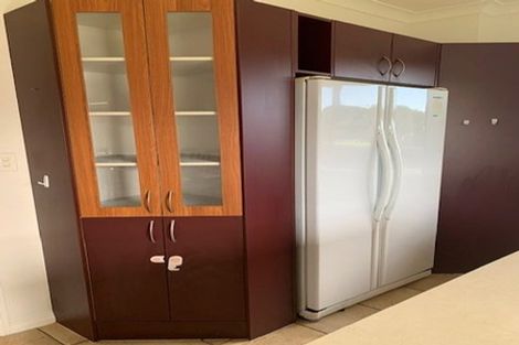 Photo of property in 2 Glastry Close, East Tamaki Heights, Auckland, 2016