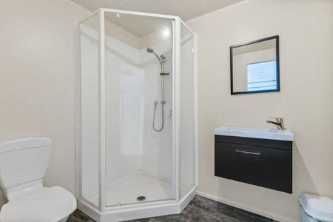 Photo of property in 5 Oystergrove Road, West Harbour, Auckland, 0618