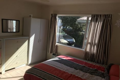 Photo of property in 41a Horokiwi Road West, Newlands, Wellington, 6037