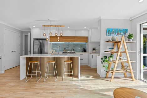 Photo of property in 134 Arran Point Parade, Orewa, 0931