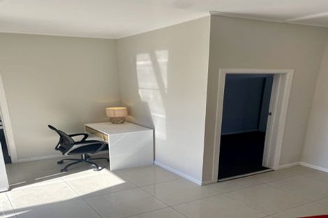 Photo of property in 26 Miller Road, Mangere Bridge, Auckland, 2022