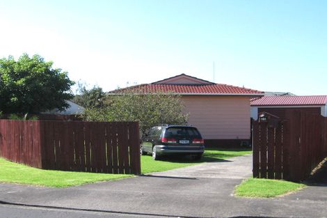 Photo of property in 25 Glenhaven Place, Te Atatu Peninsula, Auckland, 0610