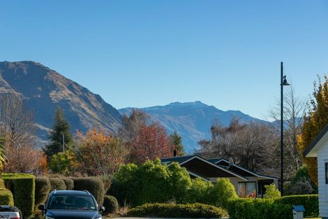 Photo of property in 8 Pukeko Place, Wanaka, 9305