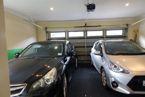 Photo of property in 64 Amesbury Drive, Churton Park, Wellington, 6037