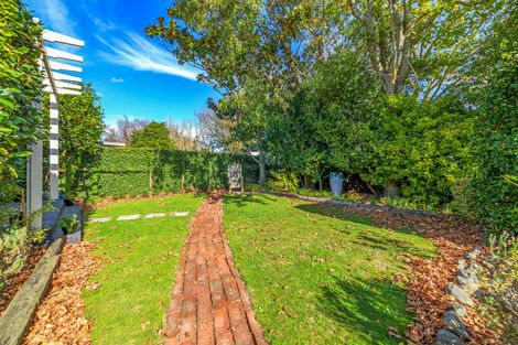 Photo of property in 27 Union Street, Hokowhitu, Palmerston North, 4410