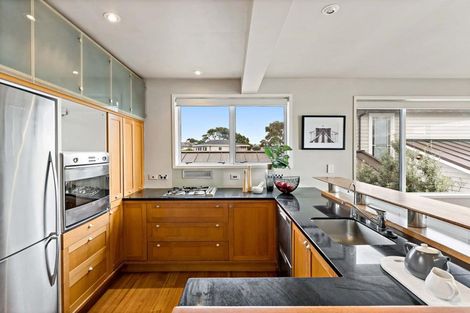 Photo of property in 8a /2 Audrey Road, Takapuna, Auckland, 0620