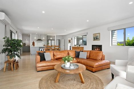 Photo of property in 18 Mike Smith Drive, Cambridge, 3434