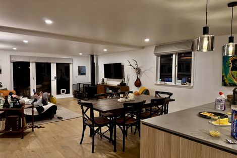 Photo of property in 50 Great North Road, Riverhead, 0820