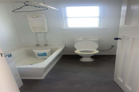 Photo of property in 2 Laurent Vc Street, Hawera, 4610