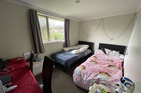 Photo of property in 28 Kathleen Reece Place, Waiuku, 2123