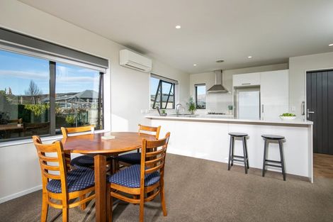 Photo of property in 8 Pukeko Place, Wanaka, 9305