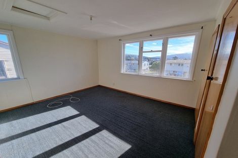 Photo of property in 66- 68 Waihora Crescent, Waitangirua, Porirua, 5024