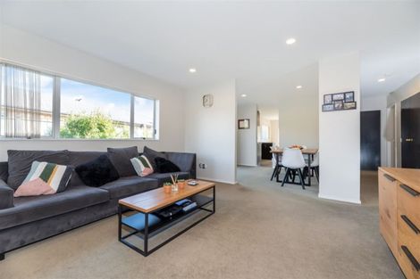 Photo of property in 8 Riverglade Parkway, Te Atatu South, Auckland, 0610
