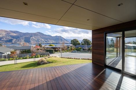 Photo of property in 3 Westview Road, Wanaka, 9305