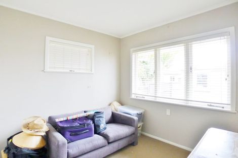 Photo of property in 2/6 Corrella Road, Belmont, Auckland, 0622