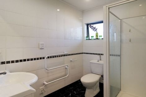 Photo of property in 7 San Vito Place, Henderson, Auckland, 0612
