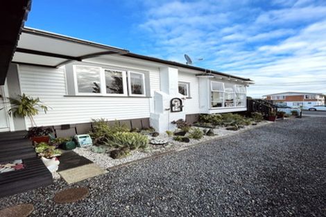 Photo of property in 9 Copley Street, New Lynn, Auckland, 0600
