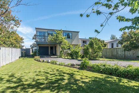 Photo of property in 66 Martin Road, Paraparaumu Beach, Paraparaumu, 5032