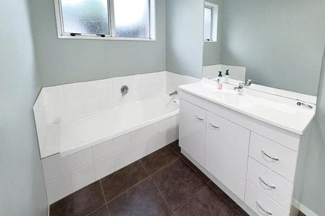 Photo of property in 9 Markham Way, Rolleston, 7614