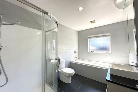 Photo of property in 9 Lucca Crescent, Flat Bush, Auckland, 2019