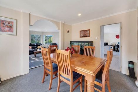 Photo of property in 14 San Vito Place, Henderson, Auckland, 0612