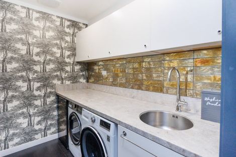 Photo of property in 23 Abby Road, Fitzherbert, Palmerston North, 4410