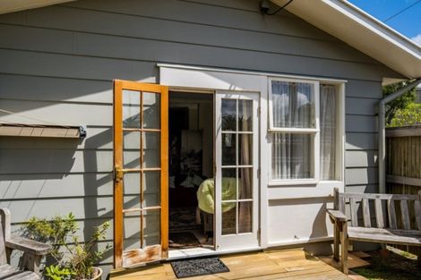 Photo of property in 4a Nikau Street, Eastbourne, Lower Hutt, 5013