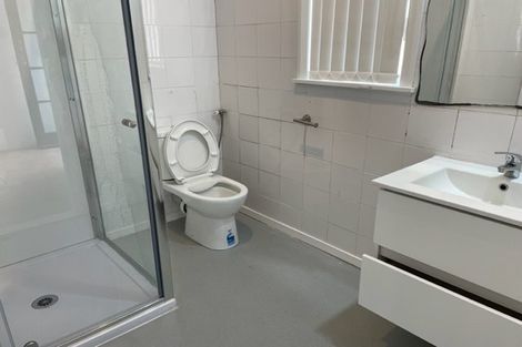 Photo of property in 22 Cliff View Drive, Green Bay, Auckland, 0604