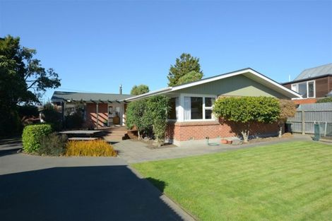 Photo of property in 97 Avonhead Road, Avonhead, Christchurch, 8042