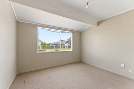 Photo of property in 15 Waitai Street, Castlecliff, Whanganui, 4501