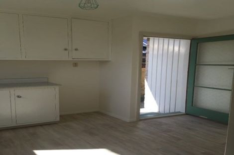 Photo of property in 2/124 Wilsons Road South, Saint Martins, Christchurch, 8022