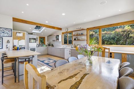 Photo of property in 9 Tawini Road, Titirangi, Auckland, 0604