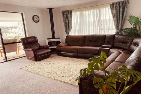 Photo of property in 11 Te Kiteroa Grove, Churton Park, Wellington, 6037