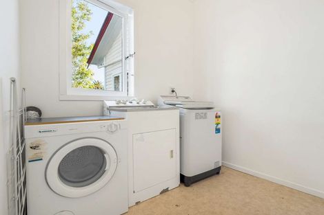 Photo of property in 32 Hutchison Crescent, Durie Hill, Whanganui, 4500