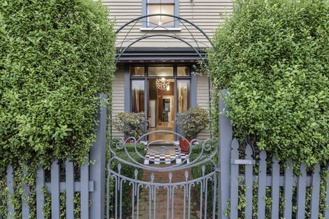 Photo of property in 2 Brittan Terrace, Lyttelton, 8082