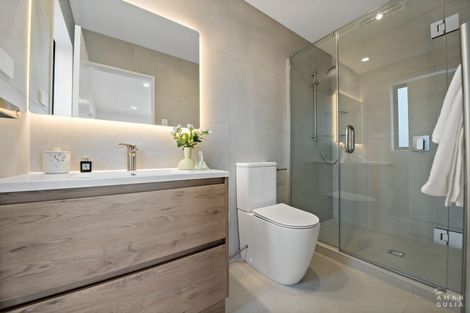 Photo of property in 15 Mara Way, Sunnyvale, Auckland, 0612