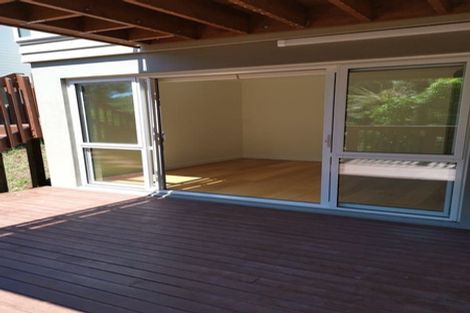Photo of property in 16 Para Close, Fairview Heights, Auckland, 0632