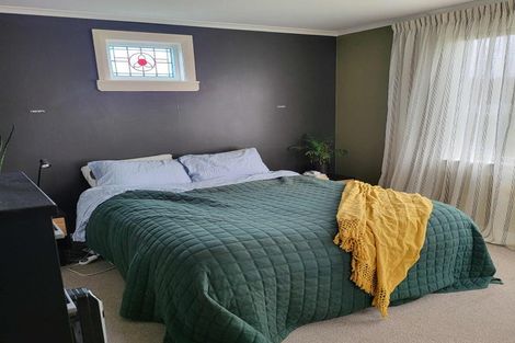 Photo of property in 12a Chapman Street, Newlands, Wellington, 6037