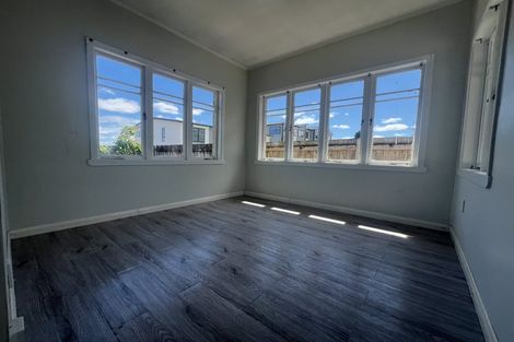 Photo of property in 7 Sheralee Place, Bucklands Beach, Auckland, 2014