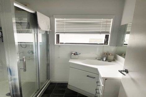 Photo of property in 1/38 Kaipatiki Road, Glenfield, Auckland, 0629