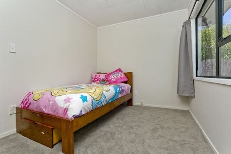 Photo of property in 4 Sevilla Place, Unsworth Heights, Auckland, 0632