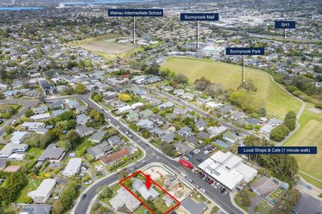 Photo of property in 4 Lyford Crescent, Sunnynook, Auckland, 0620