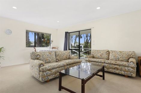 Photo of property in 82 Taikata Road, Te Atatu Peninsula, Auckland, 0610