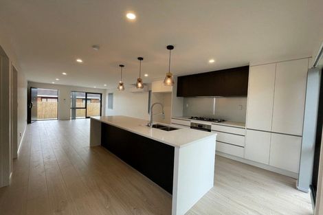 Photo of property in 3a De Quincey Terrace, Highland Park, Auckland, 2010