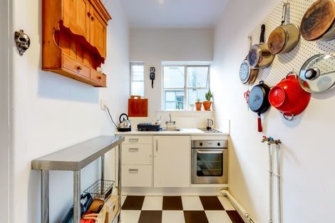 Photo of property in Hamilton Flats, 9u7 Hawker Street, Mount Victoria, Wellington, 6011