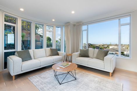 Photo of property in 17 Calypso Place, Rothesay Bay, Auckland, 0630