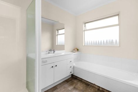 Photo of property in 13 Flemington Place, Taradale, Napier, 4112