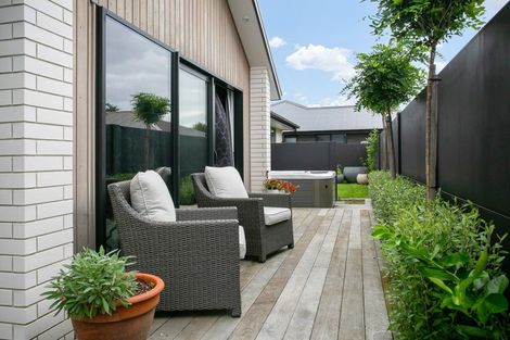 Photo of property in 14 Ruge Court, Cambridge, 3434