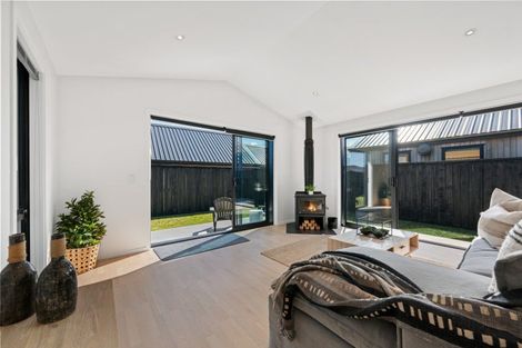 Photo of property in 64 Howden Drive, Jacks Point, 9371